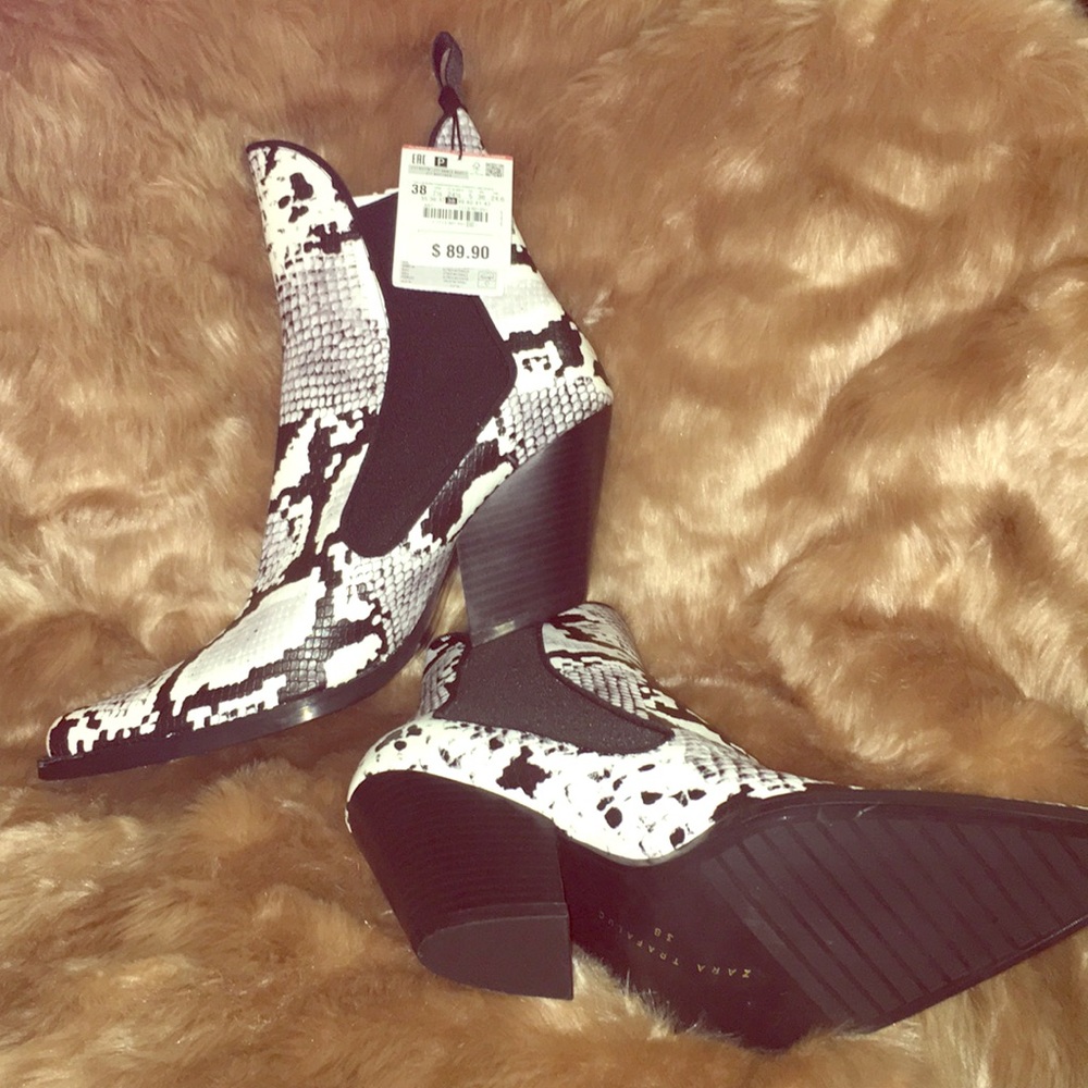 Ankle Cowboy boots.